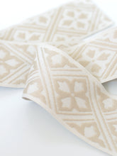 Laura Ashley Borders - Mr Jones, Natural